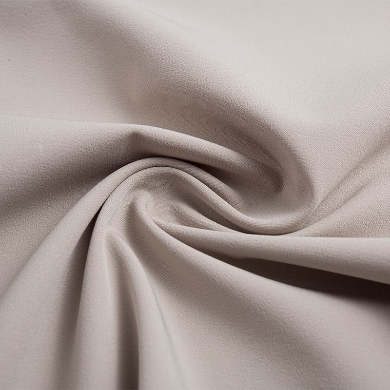 Tissu extensible dans quatre sens 190 g/m² 75D évacuant l'humidité.